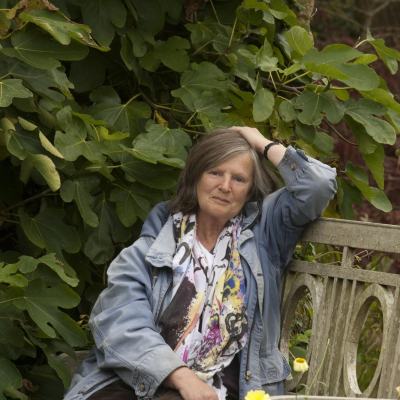 Anna Pav preferred author pic.jpg