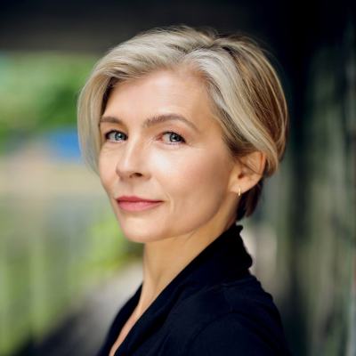 Amelia Curtis Headshot.jpg