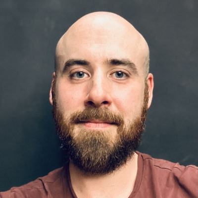 ELLIOT GRIGGS EGRIGGS HEADSHOT 2025.jpg