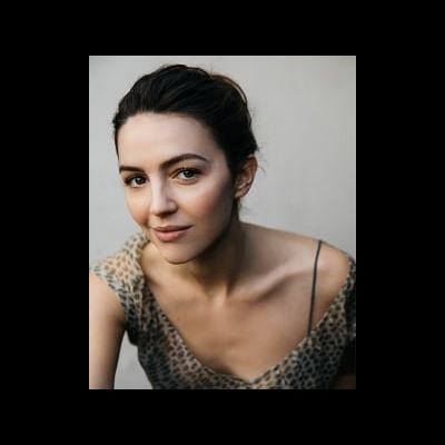 Ella Hunt Headshot.jpg