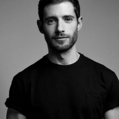 JULIAN MORRIS HEADSHOT.jpg