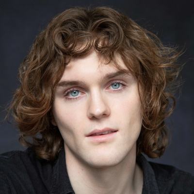 Teddy Moore Headshot.jpg