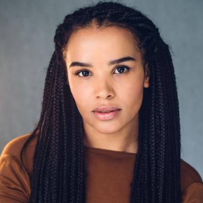 Zoë Robins Headshot.JPG