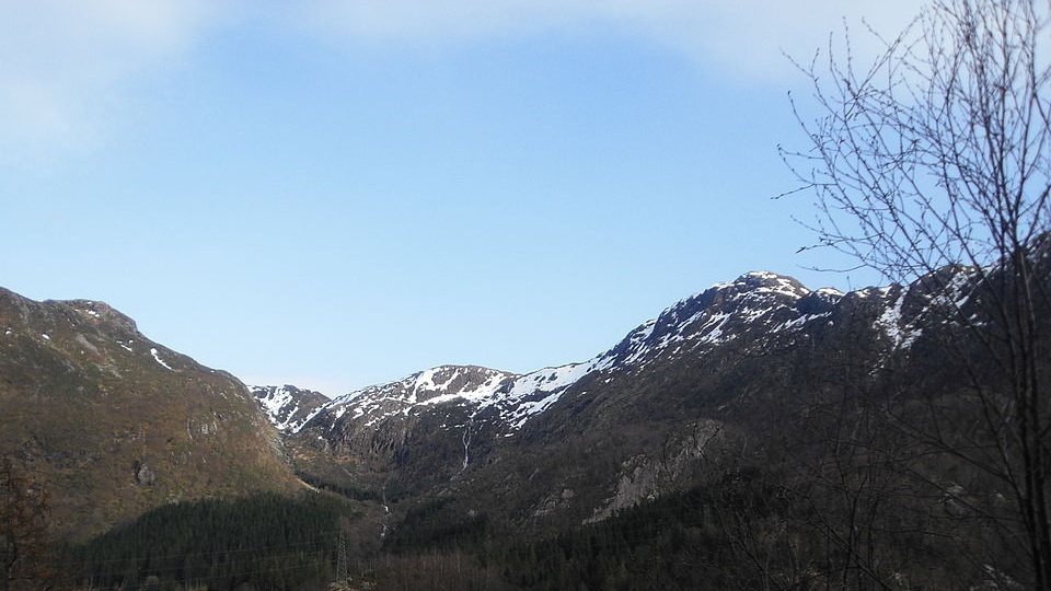 1200px-isdalen-cropped.jpg